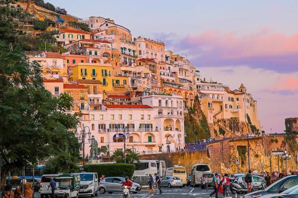 تور ارزان ایتالیا: شهر ساحلی آمالفی ، شهری زیبا و ثروتمند در ایتالیا