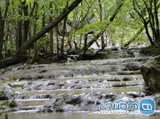 آبشار آق سو یکی از جاذبه های دیدنی استان گلستان است