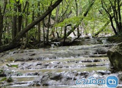 آبشار آق سو یکی از جاذبه های دیدنی استان گلستان است