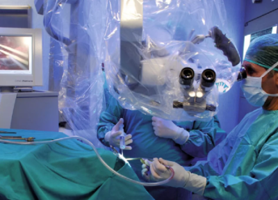 تصاویری دیدنی از جراحی تومور مغزی از راه بینی