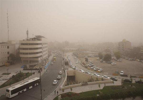 شرایط اضطراری گرد و غبار در مشهد، فعالیت های آموزشی و ورزشی تعطیل شد